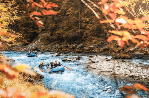 Erlebe Rafting oder Canyoning im Gesäuse Egal ob alleine oder als Gruppe - bei uns bist du genau richtig!